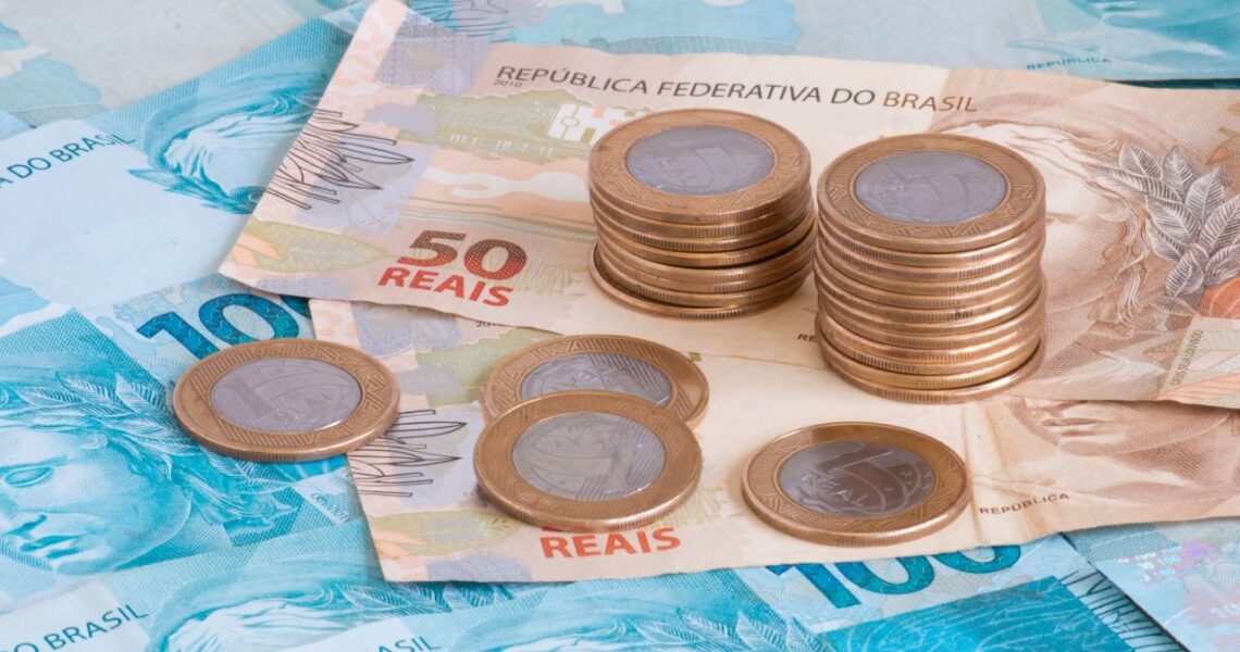 Hábitos simples para economizar dinheiro todos os meses (sem sofrimento)