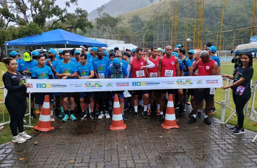 Chuva e animação dão o tom do Desafio Raposo-RJ de Corridas